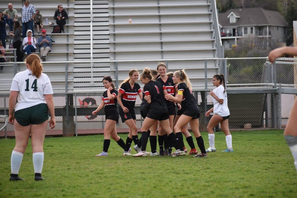 Glenwood Springs girls soccer knocks off Summit 31